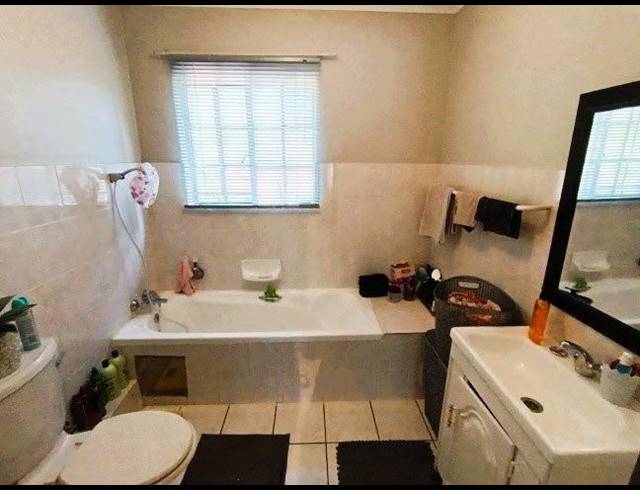 3 BEDROOM PROPERTY TO RENT IN DIE HOEWES